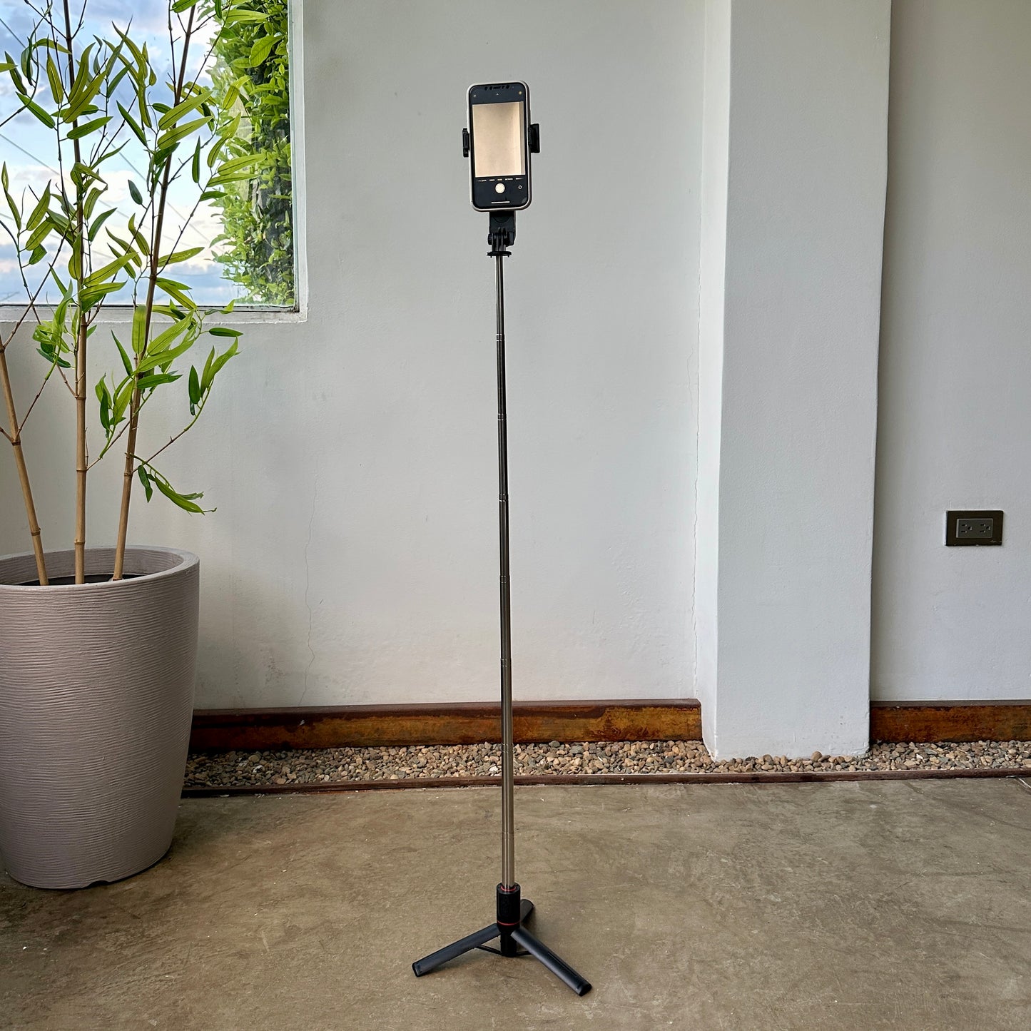 TrĂpode con luz y control bluetooth L15đ¸âĄď¸