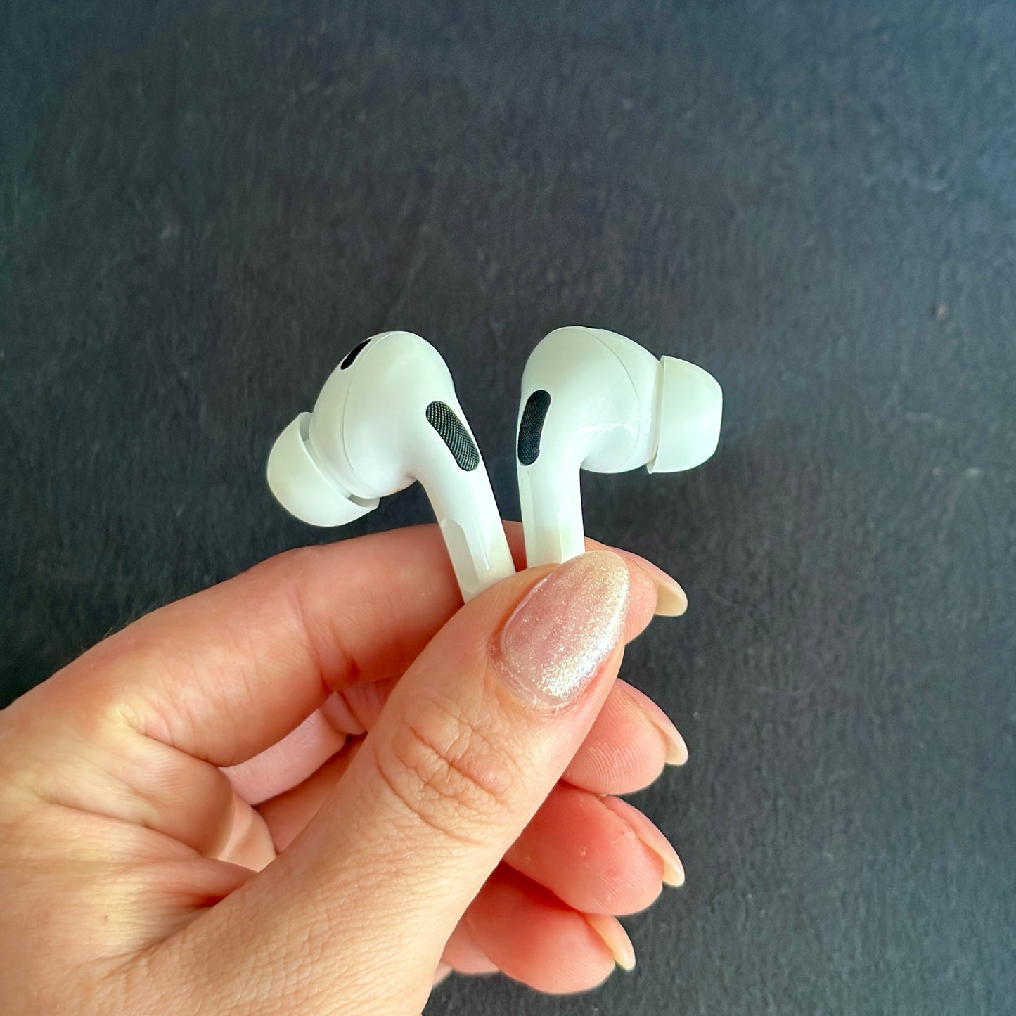 Combo por 2 AudĂfonos VP098 + obsequio 2 estuches en silicona đ