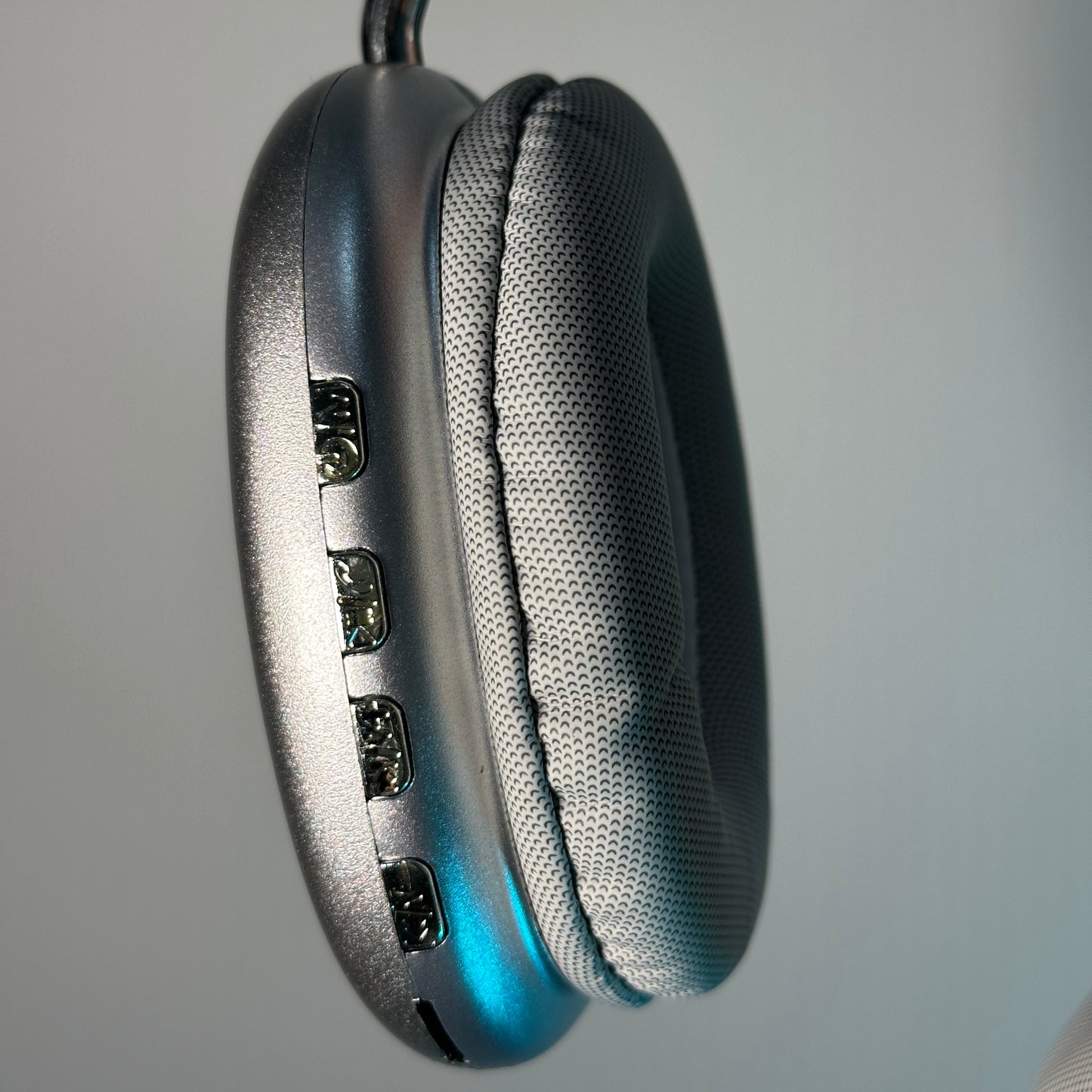 Diadema de audio bluetooth y radio FM P-9