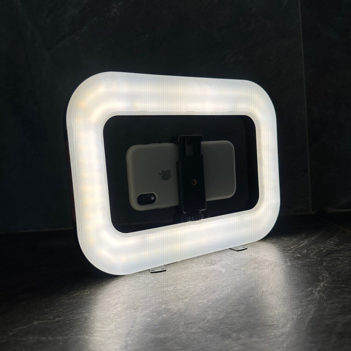 TrĂpode con Luz led tricolor YM200đČ recargable đaltura 1,9m
