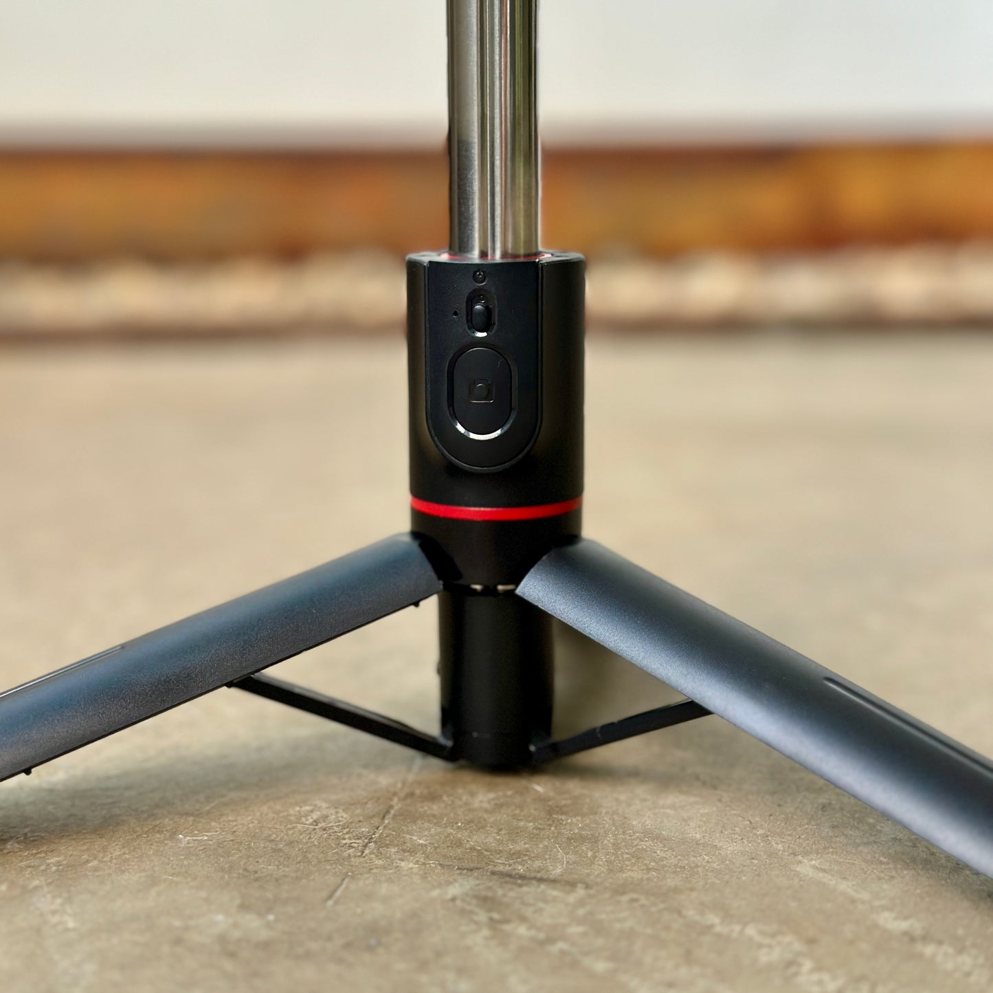 TrĂpode con luz y control bluetooth L15đ¸âĄď¸