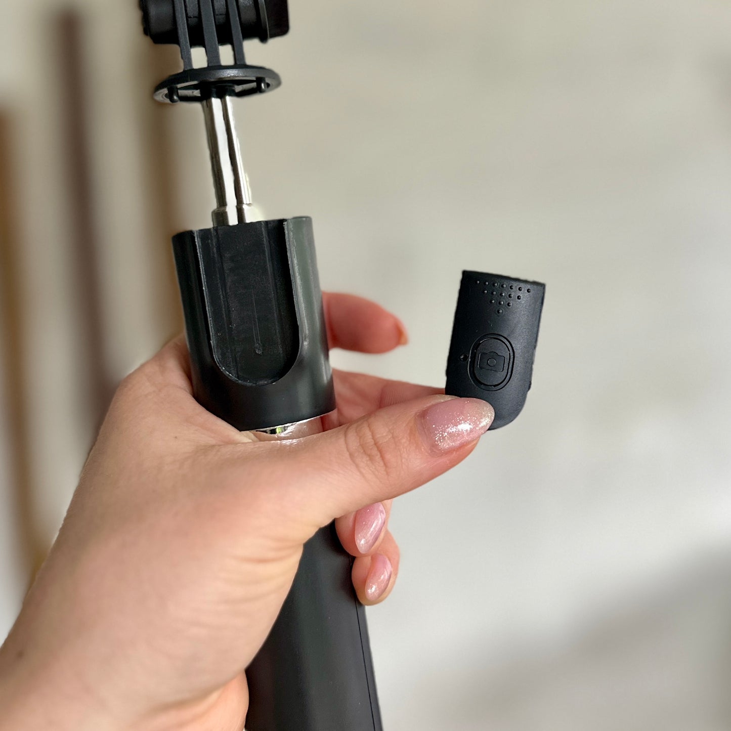 TrĂpode para celular R1-L đČ altura 1,70