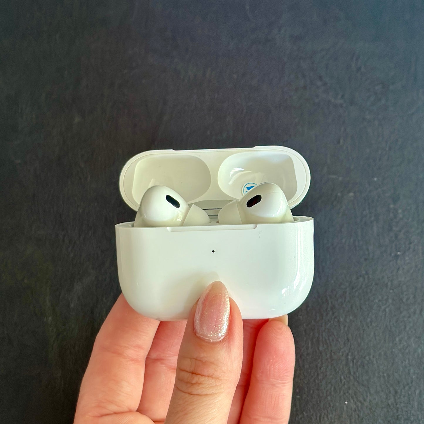 Combo por 2 AudĂfonos VP098 + obsequio 2 estuches en silicona đ