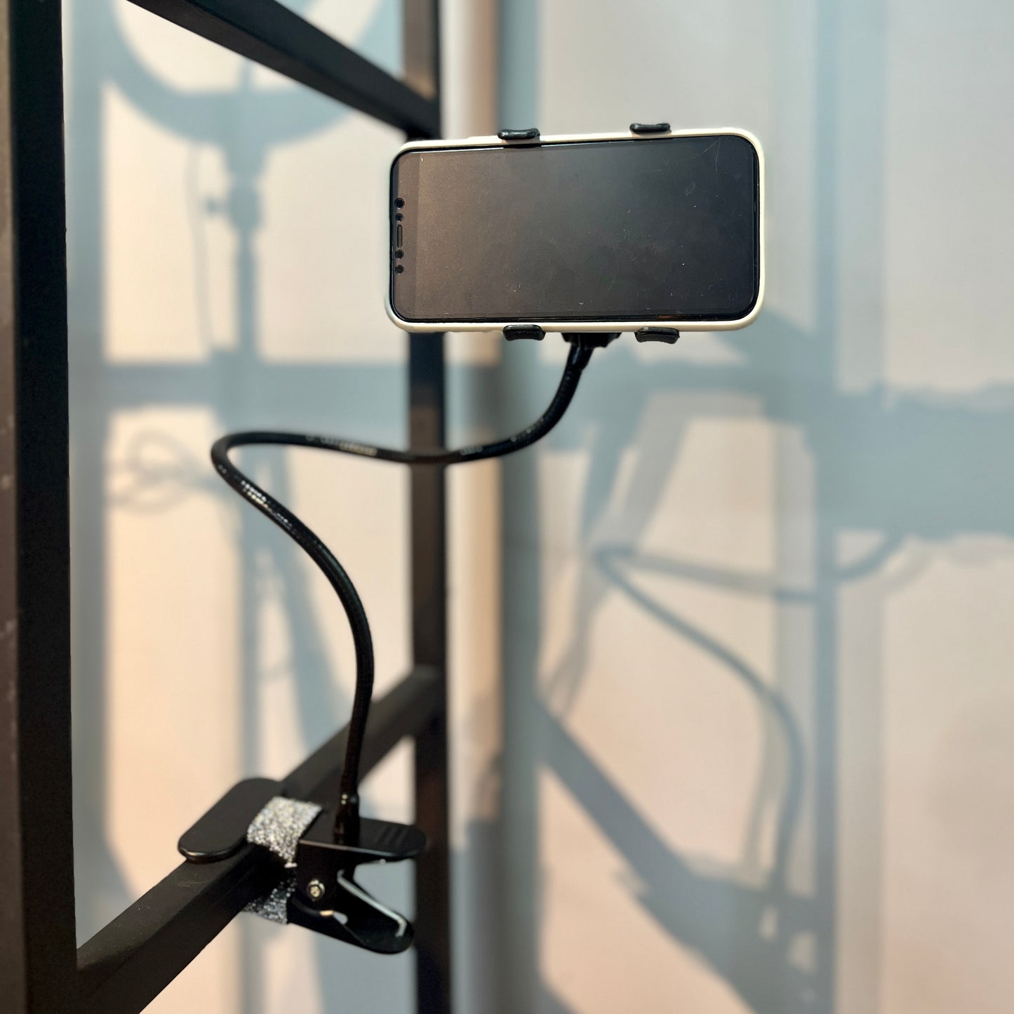 Holder/soporte de celular flexible 📲 con gancho