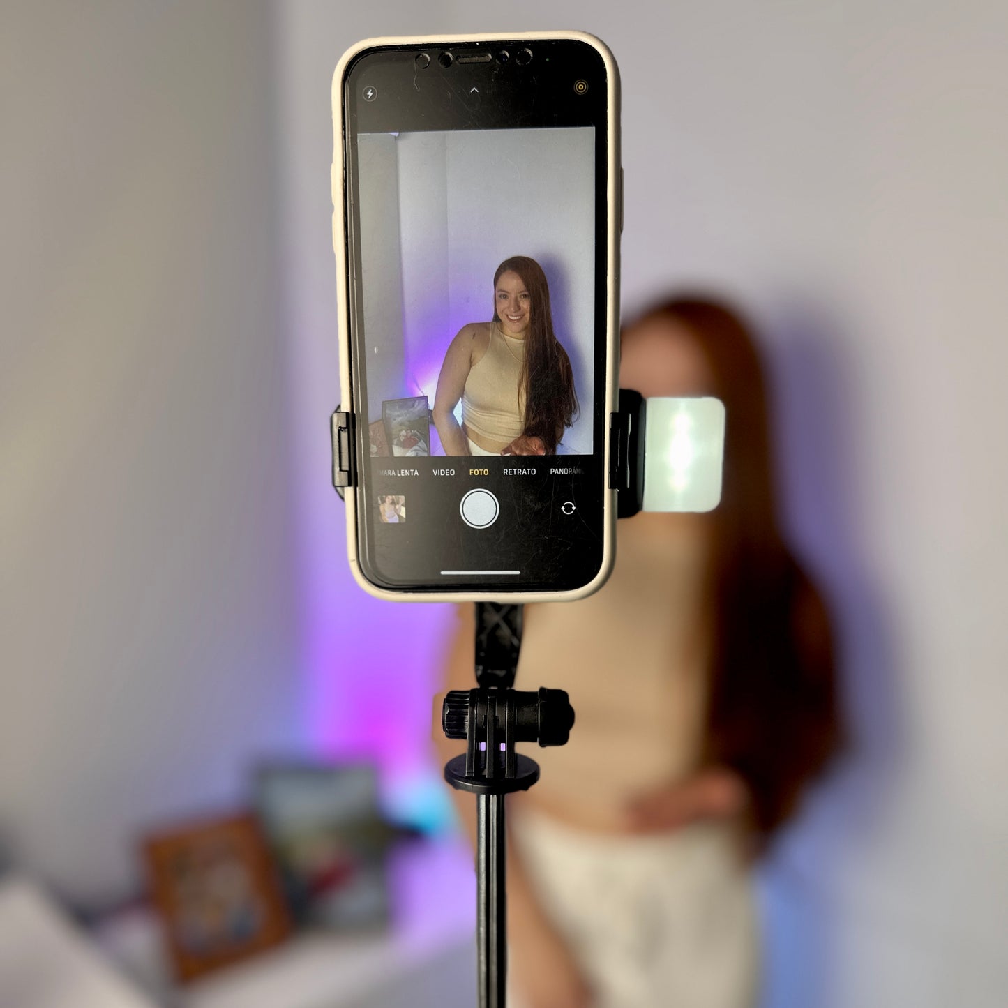 TrĂpode selfie con Bluetooth y luz đĄ