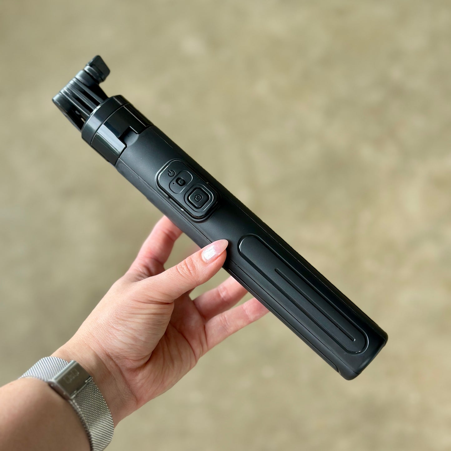 TrĂpode para celular K27đČ con control Bluetooth