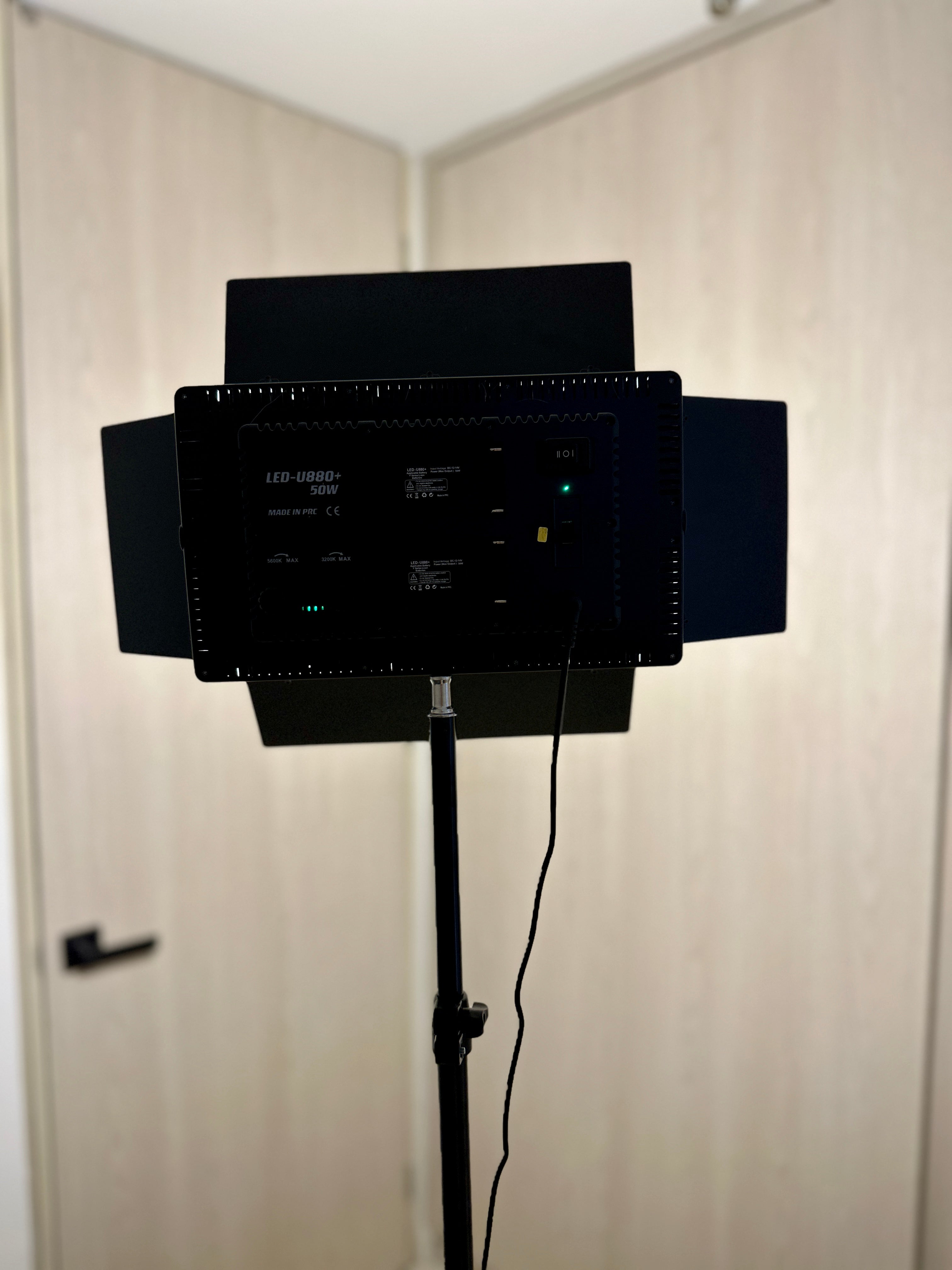 Panel de luz PRO led U-880 PROFESIONAL + trípode 2,10 + 2 baterías + obsequio 🎁