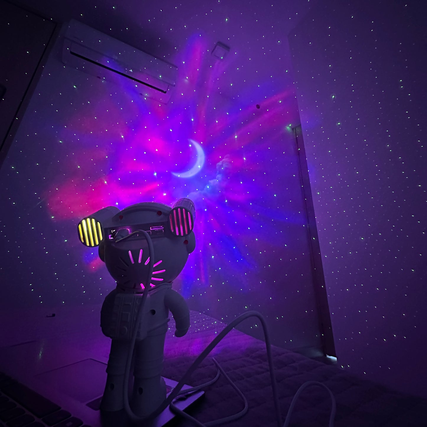 Lámpara astronauta proyector con parlante bluetooth 🚀🧑‍🚀✨