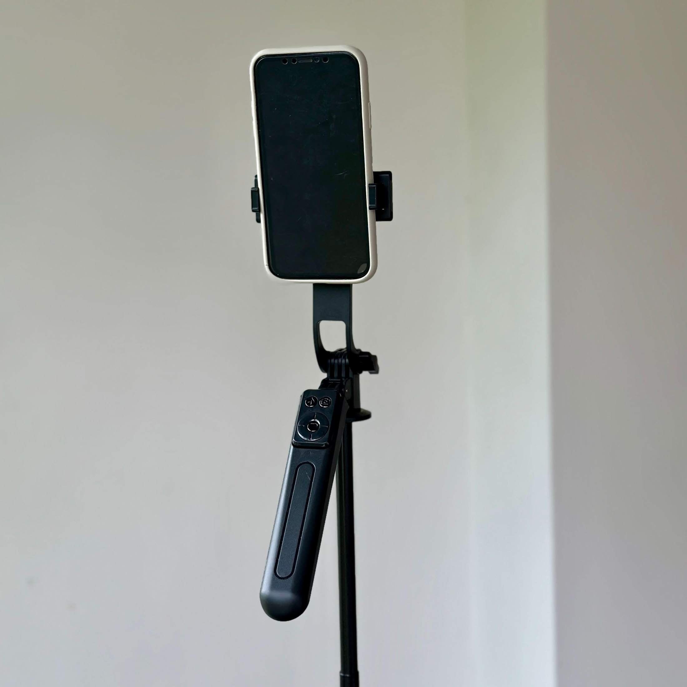 Trípode para celular 📱 A17 1,80 altura + Luz  RGB de obsequio 🎁