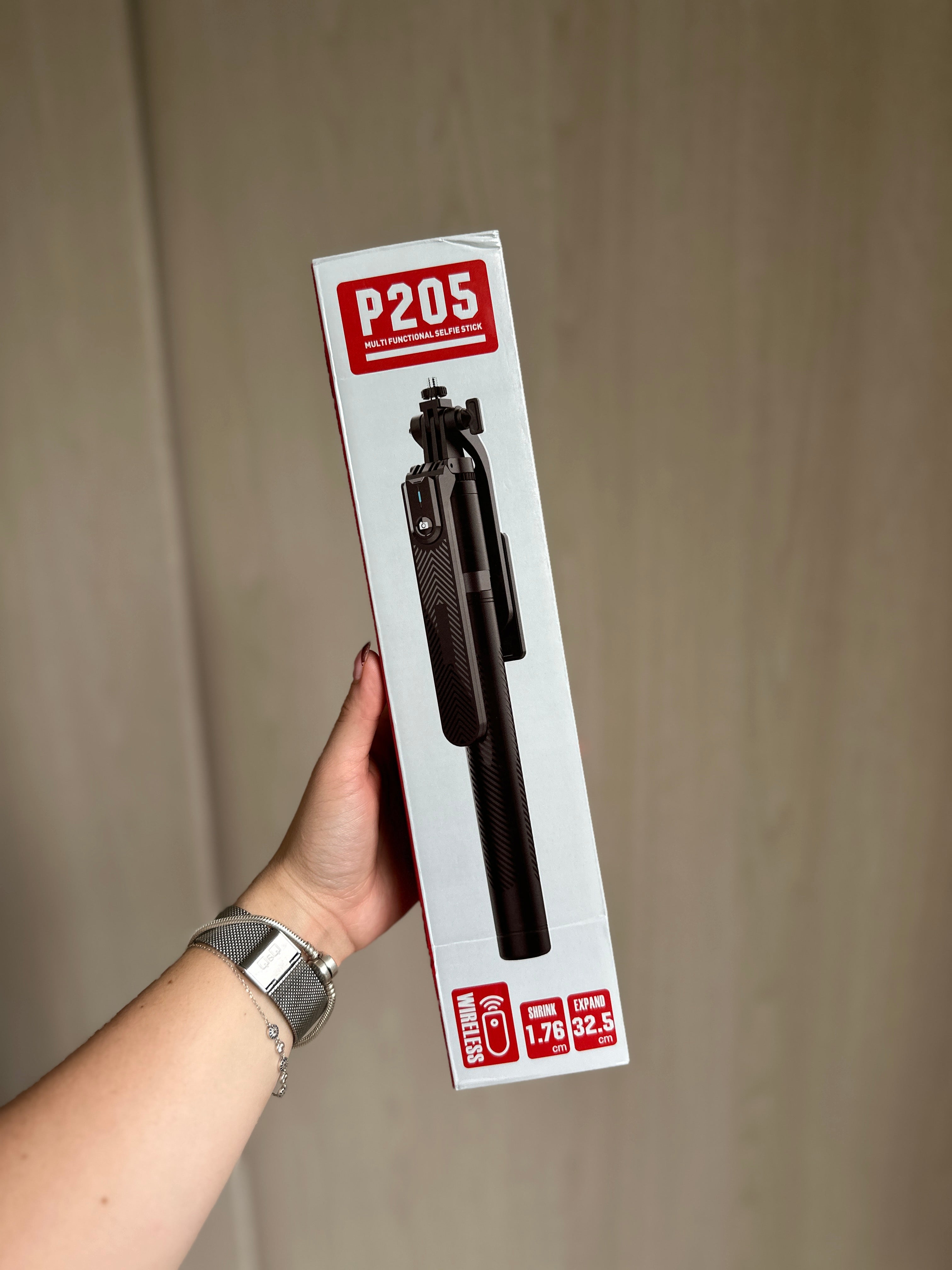 Trípode P205 con control Bluetooth + Luz rgb de obsequio