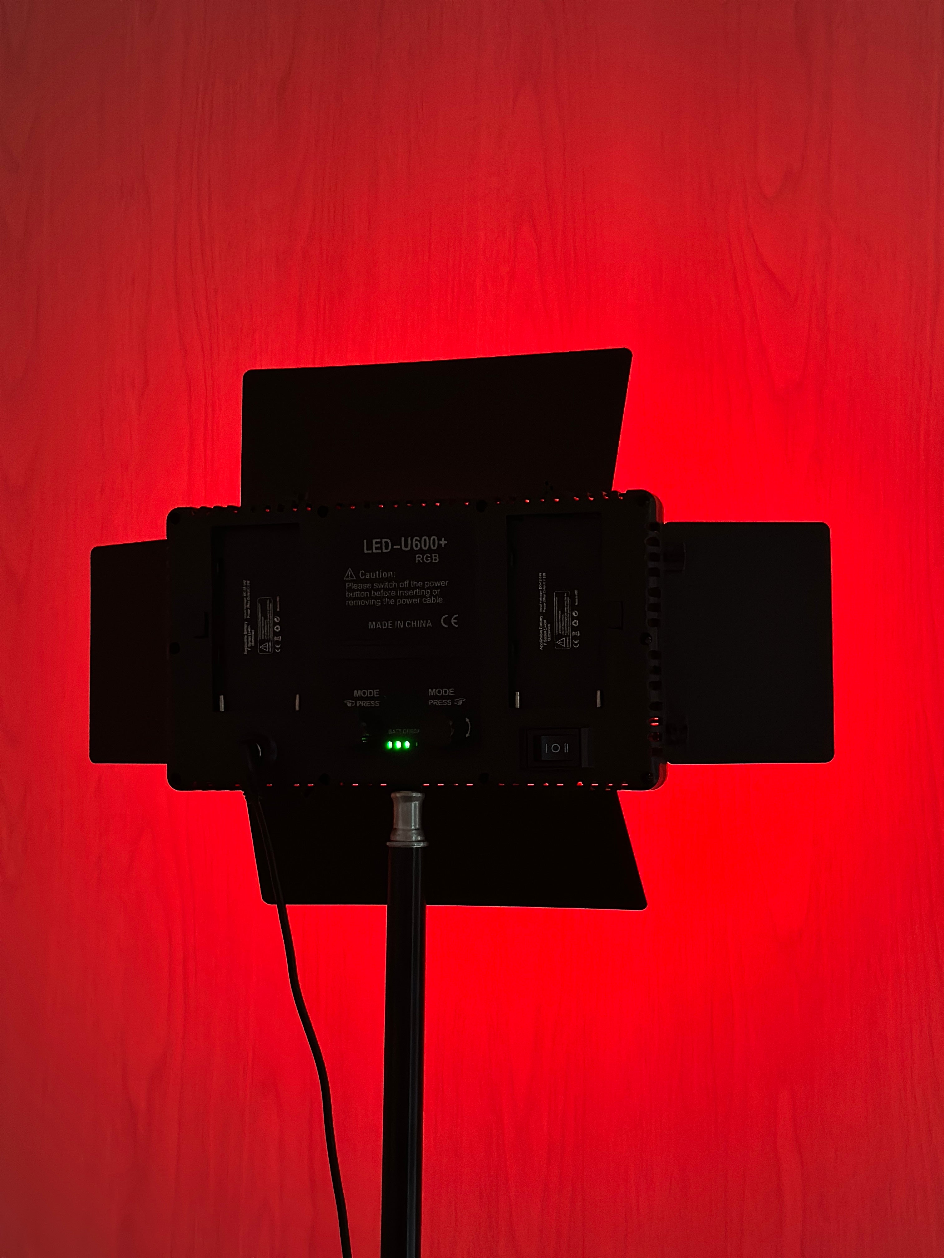 Panel led profesional U600 RGB multicolor+ Trípode 2,10m