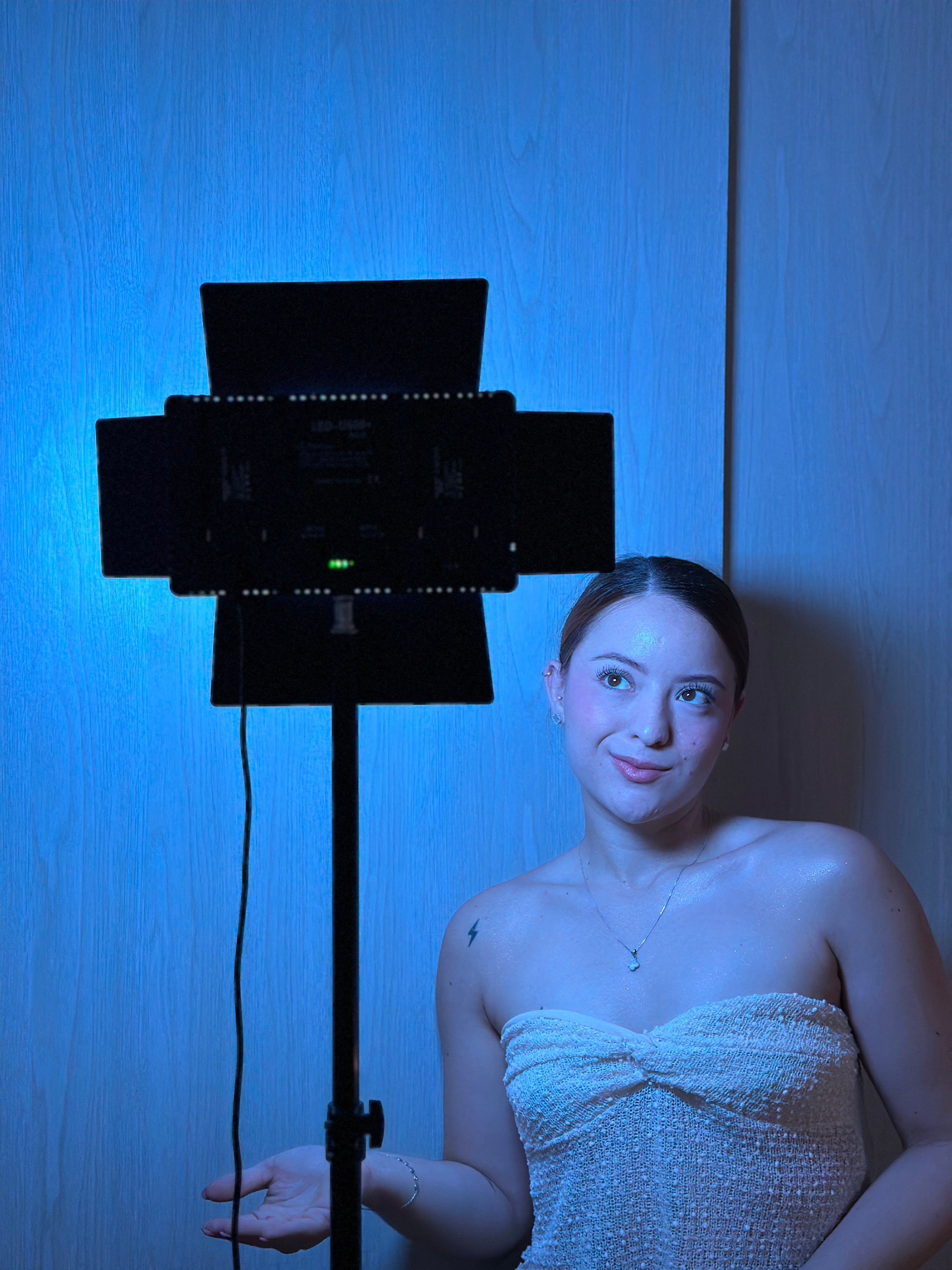 Panel led profesional U600 RGB multicolor+ Trípode 2,10m