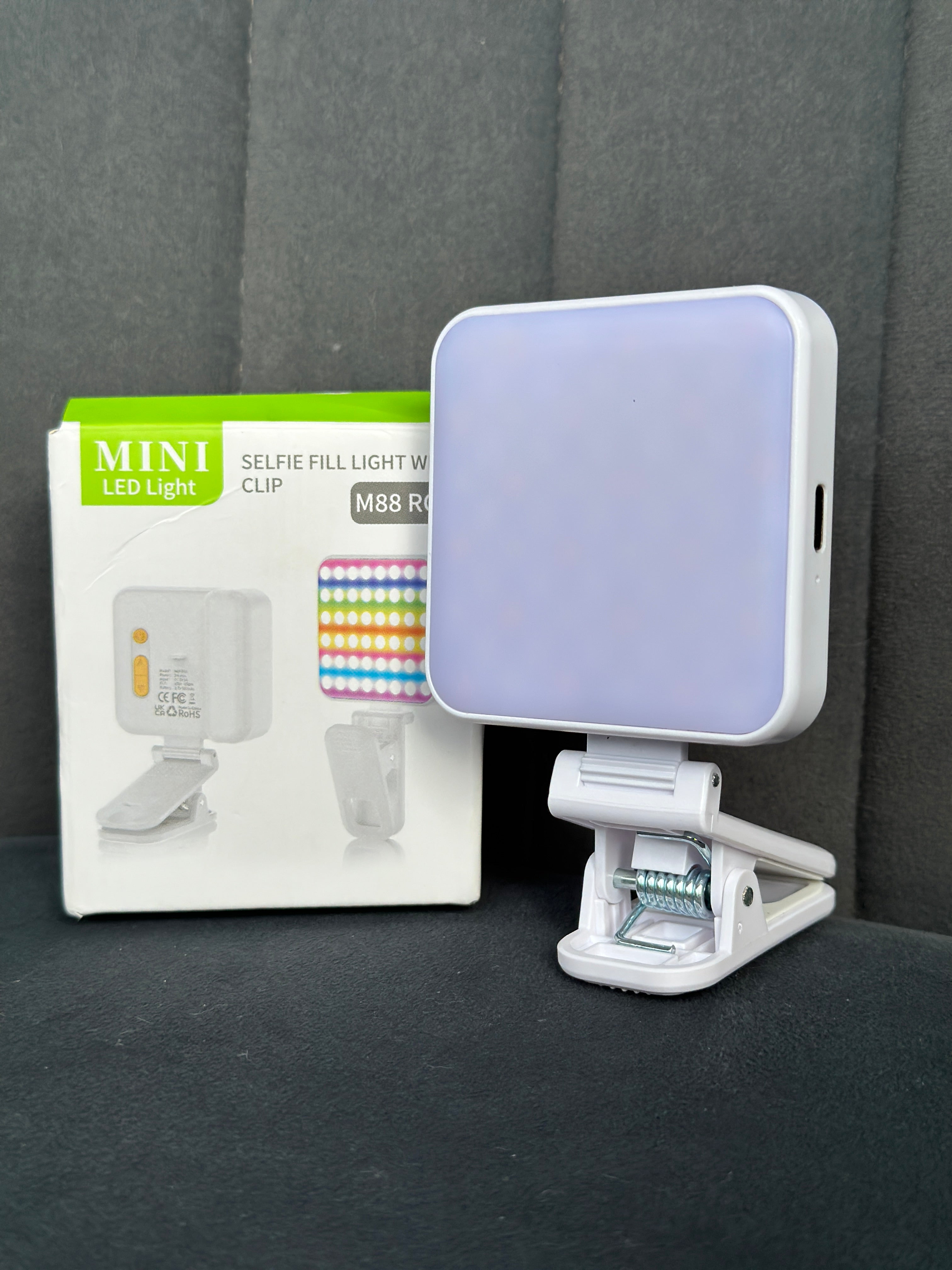 Trípode P205 con control Bluetooth + Luz rgb de obsequio