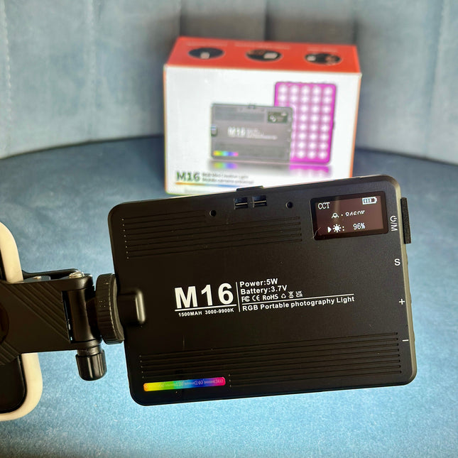 Luz led M16 RGB 🌈 con pantalla y triple adaptador