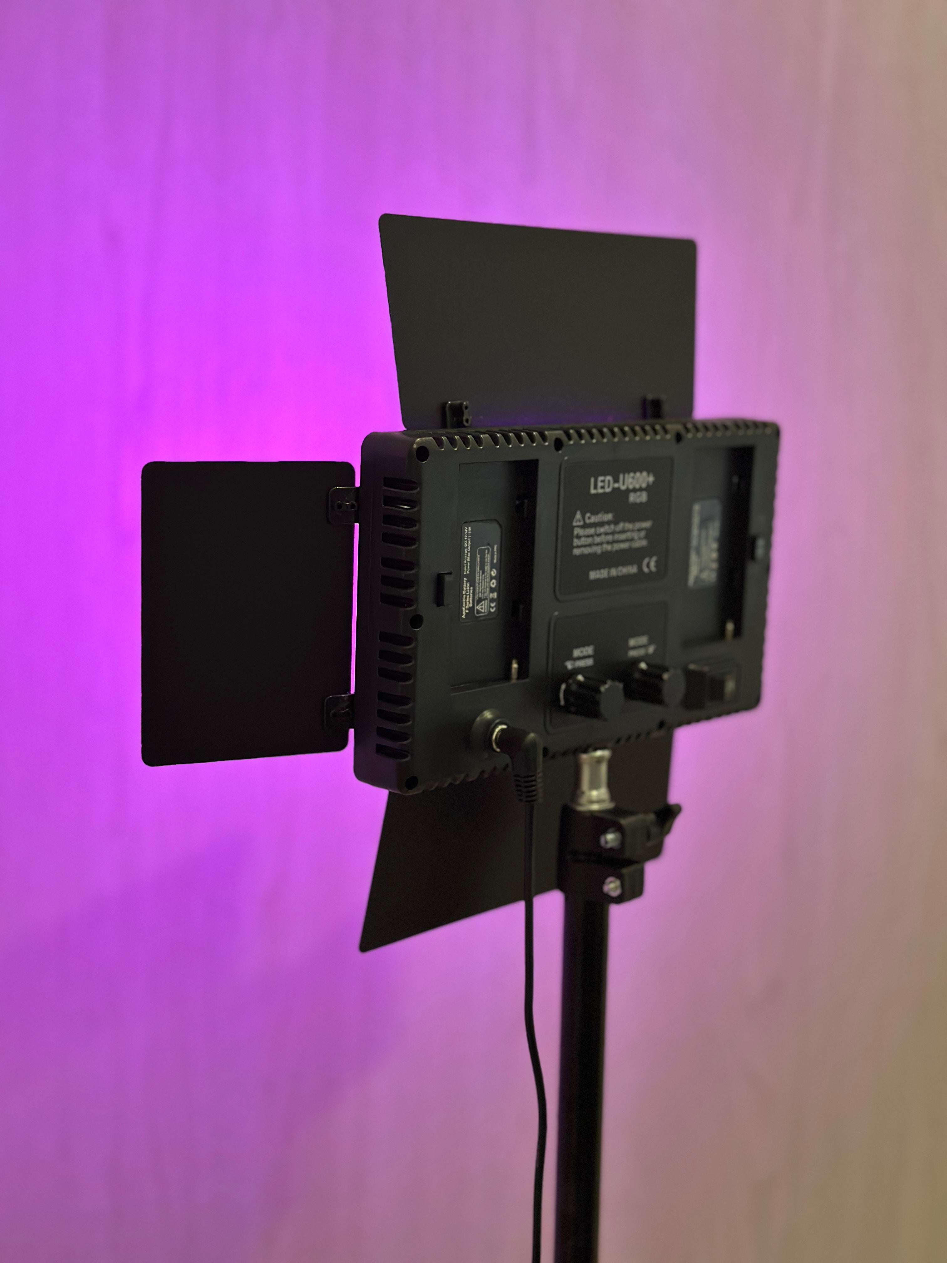 Panel led profesional U600 RGB multicolor+ Trípode 2,10m