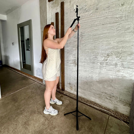 Trípode para celular 📱 A17 1,80 altura + Luz  RGB de obsequio 🎁