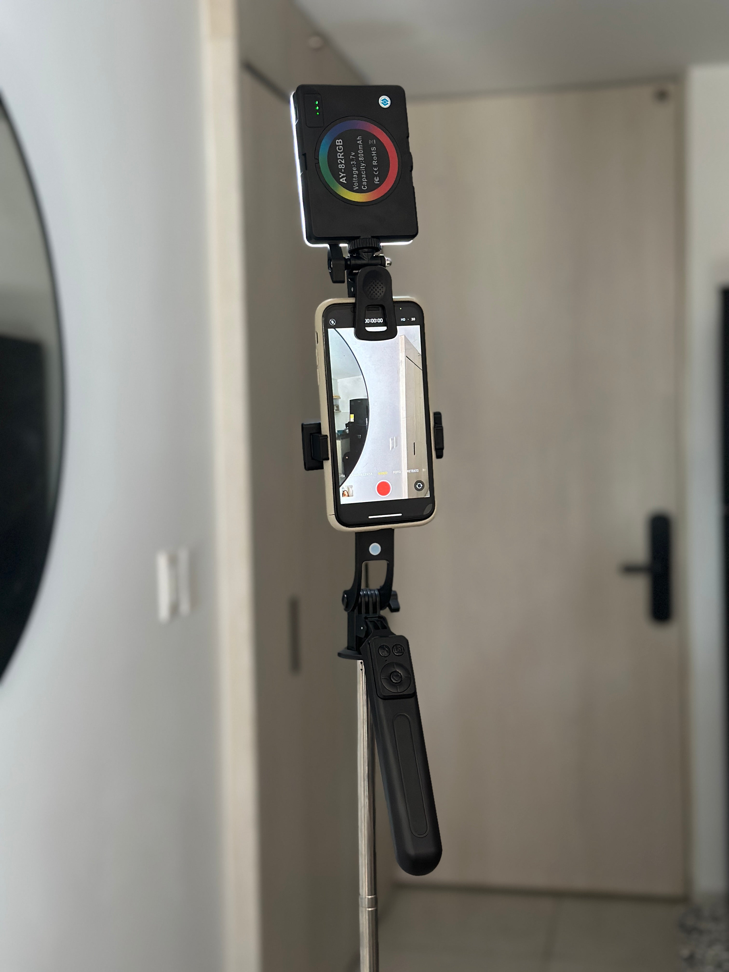 Trípode para celular 📱 B17 1,80 altura + Luz  RGB de obsequio 🎁