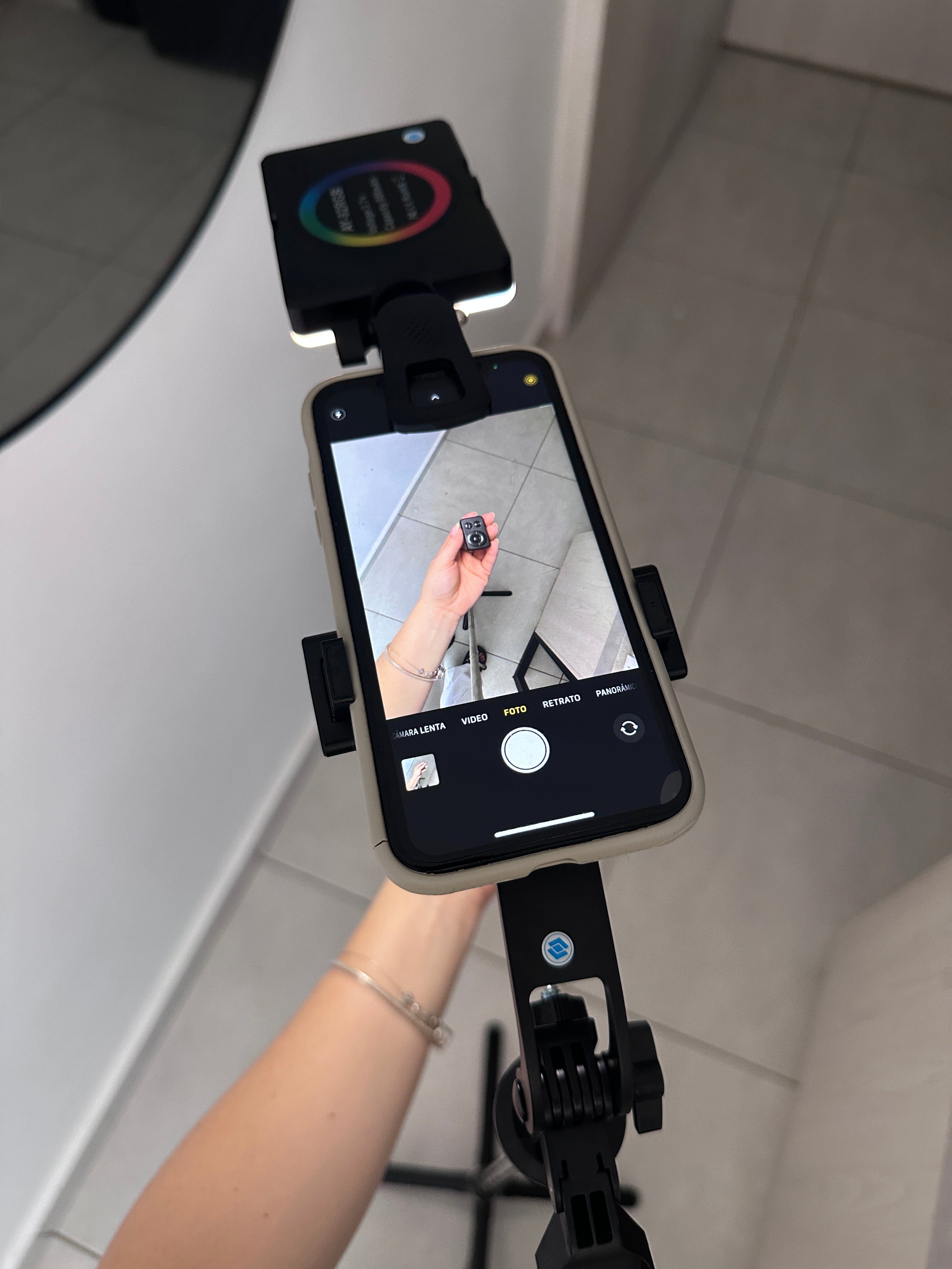 Trípode para celular 📱 B17 1,80 altura + Luz  RGB de obsequio 🎁