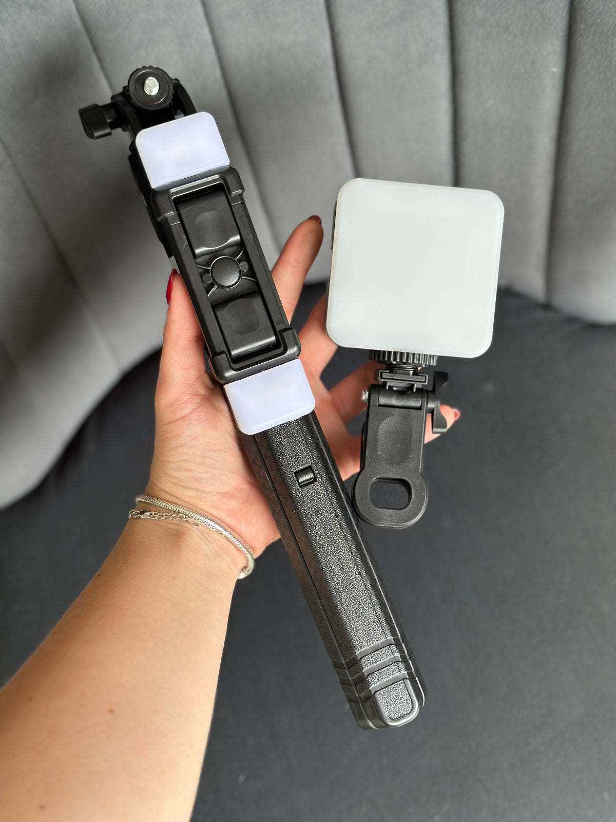 Trípode bd-17 y palo selfie para celular + Luz LED de REGALO