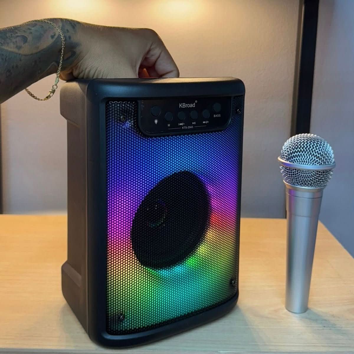 Cabina bluetooth KTS - 2043+ micrófono karaoke 🎤 (4 pulgadas aprox) - Elegance Colombia