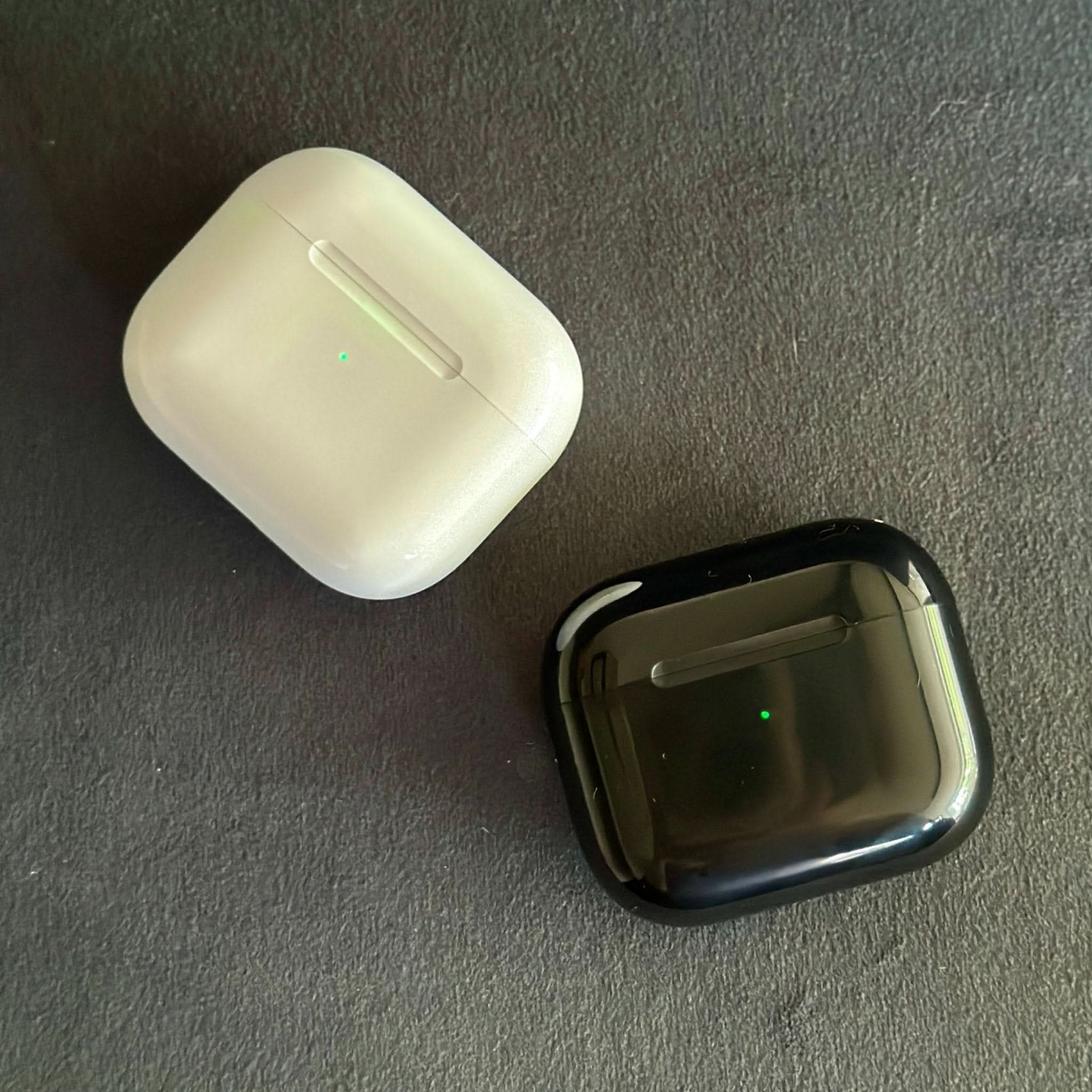 Combo x2 audífonos tipo serie 3 VP - 099⚡️ + obsequio 🎁2 estuches en silicona - Elegance Colombia