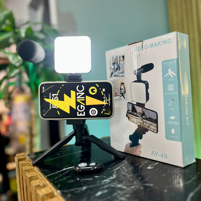 Kit completo para creadores Micrófono + trípode + luz + control Bluetooth - Elegance Colombia