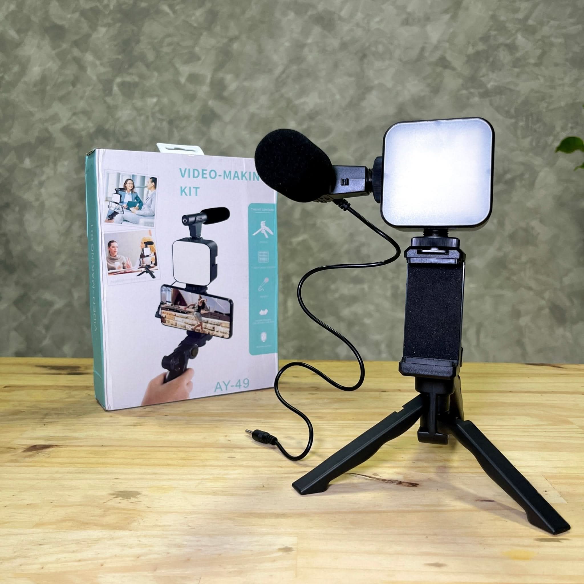 Kit completo para creadores Micrófono + trípode + luz + control Bluetooth - Elegance Colombia