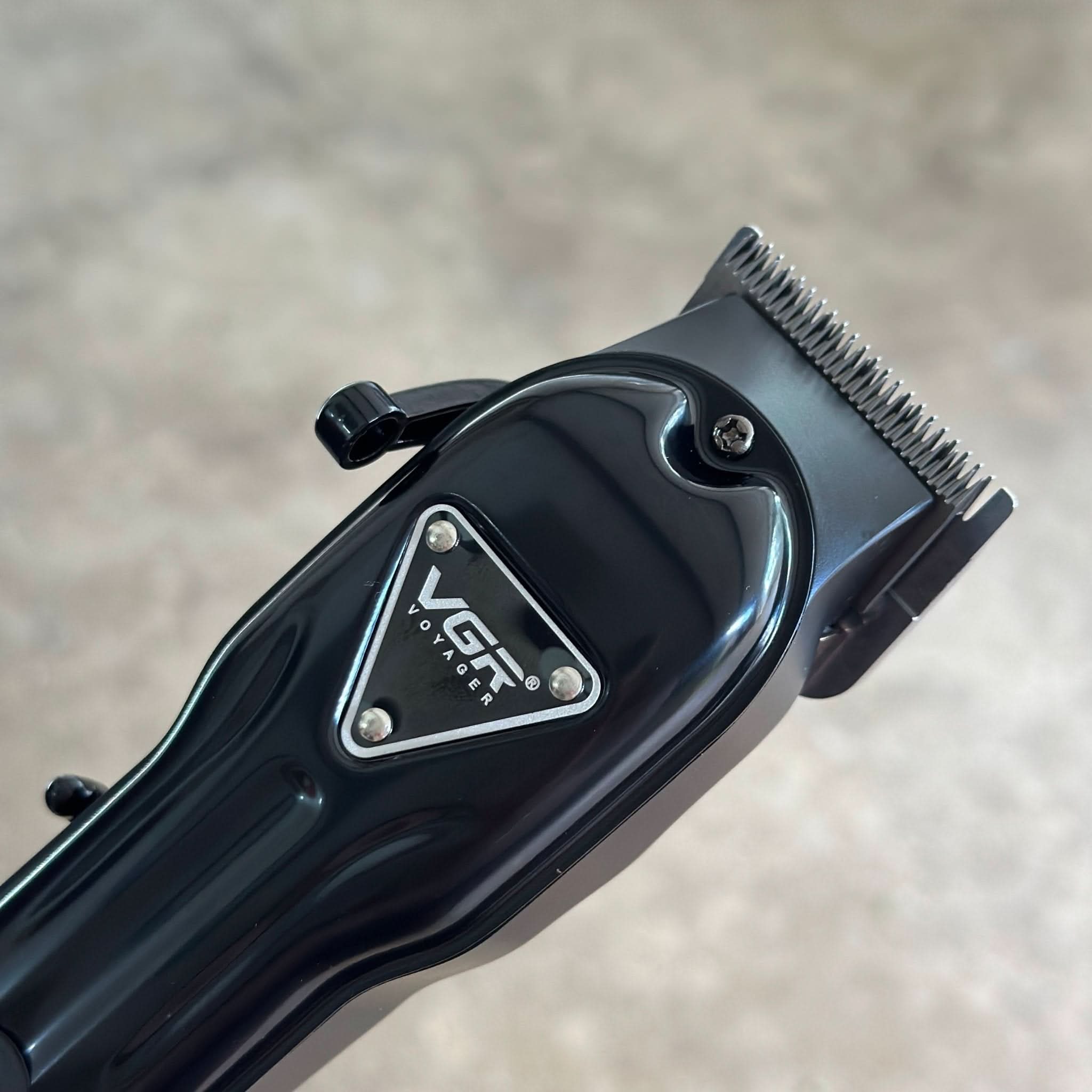 Máquina de motilar profesional 🧔🏻‍♂️ VGR - 051 - Elegance Colombia