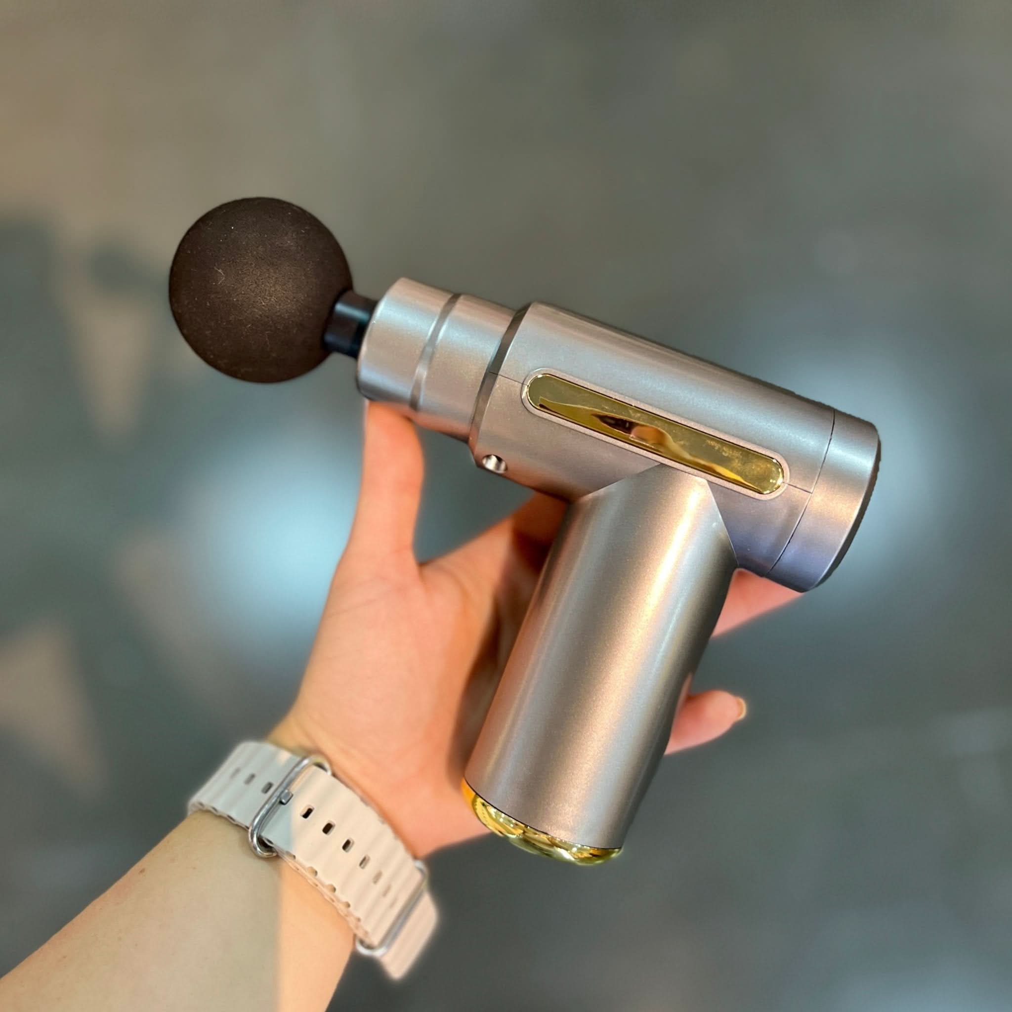 Masajeador GUN recargable para terapia y masajes⚡️ - Elegance Colombia