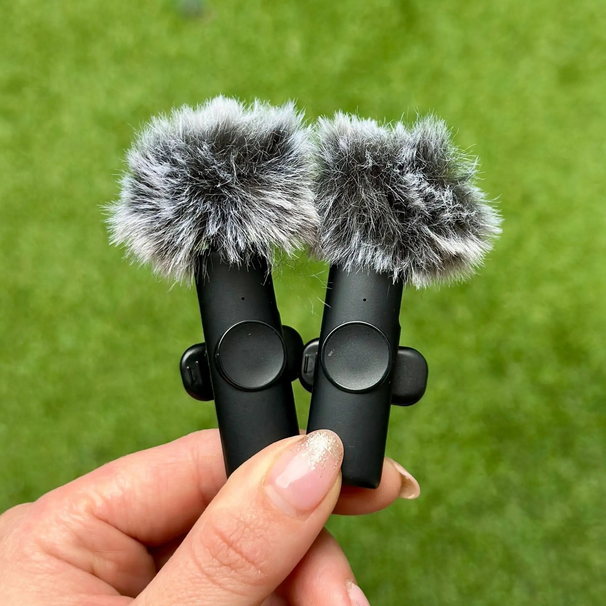 Micrófonos de peluche x2 ⚡️MMD - F19 🎙️ - Elegance Colombia