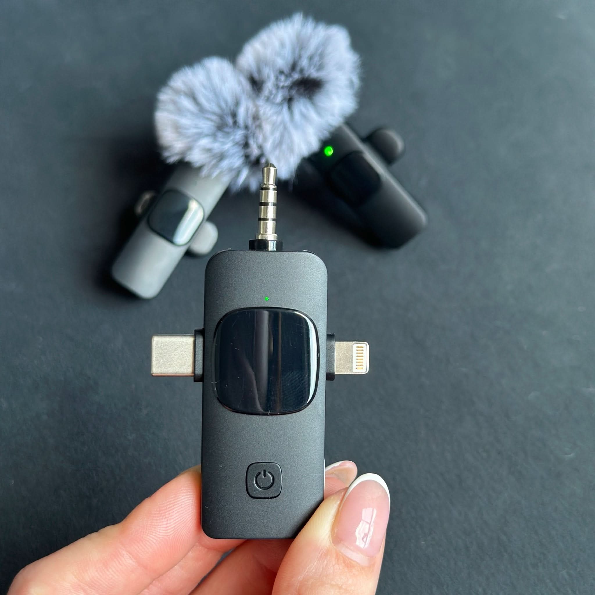 Micrófonos para celular doble + adaptador triple Vp - 056 - Elegance Colombia