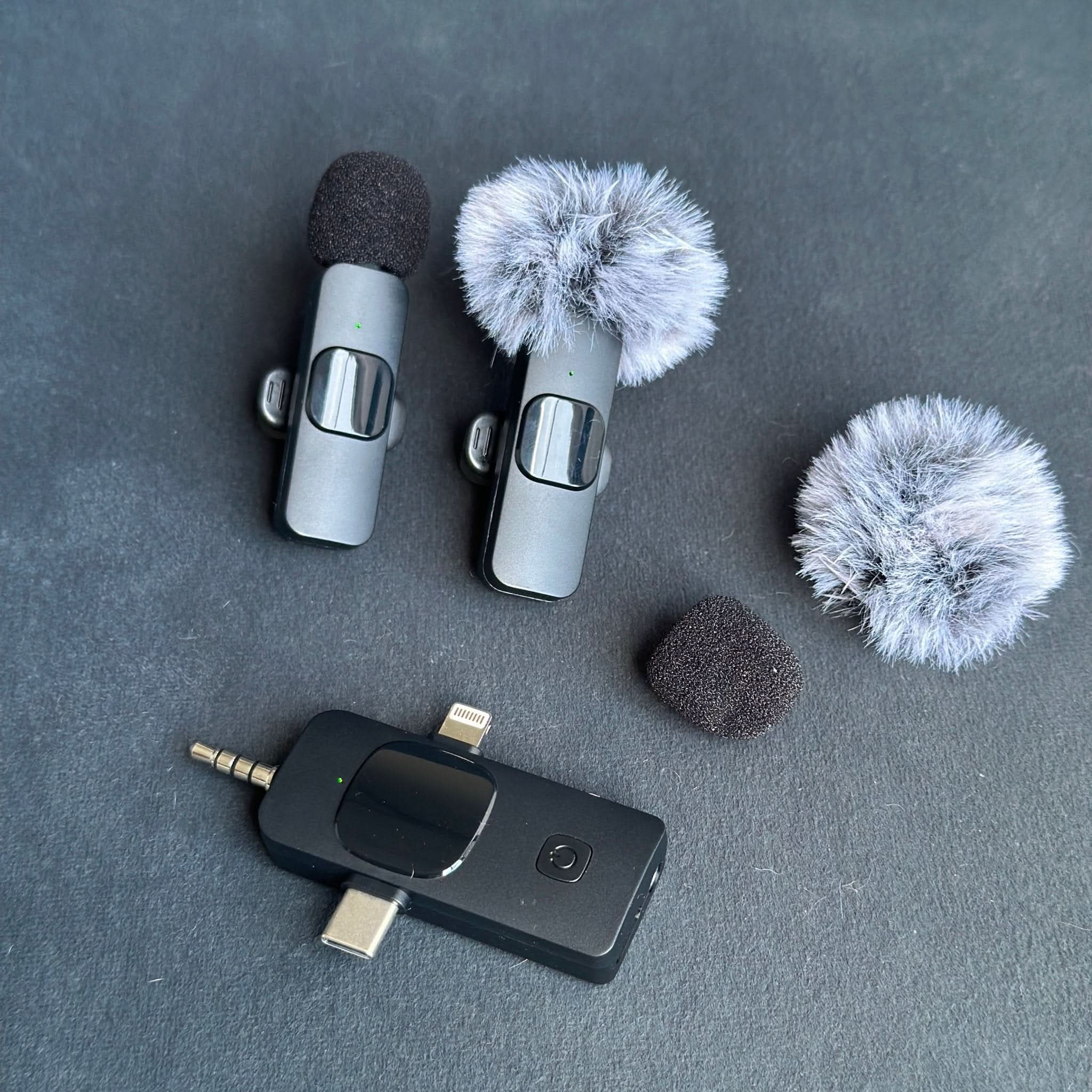 Micrófonos para celular doble + adaptador triple Vp - 056 - Elegance Colombia