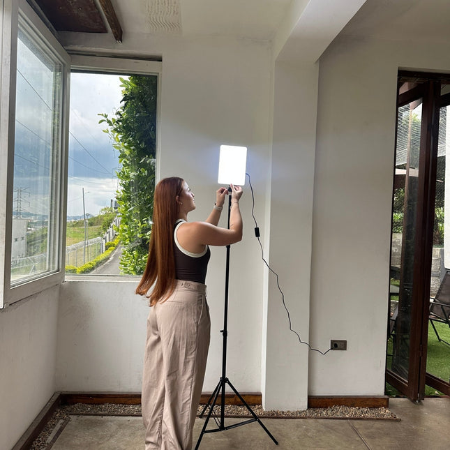 Panel de Luz PRO VP - 097 + Trípode 2m | Iluminación Profesional para Creadores - Elegance Colombia