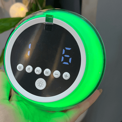 Reloj despertador con parlante bluetooth, radio FM y lámpara RGB 🌈 REF. p12 - Elegance Colombia